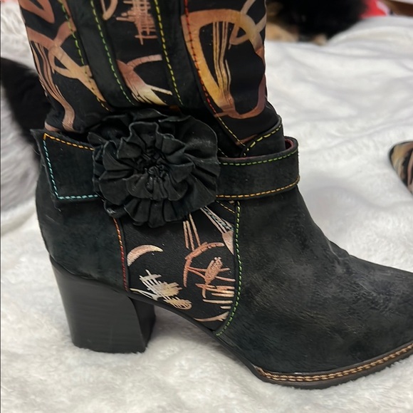 NEW L’Artiste  savannah Black Patterned Heeled Boots size 37 - Picture 4 of 5